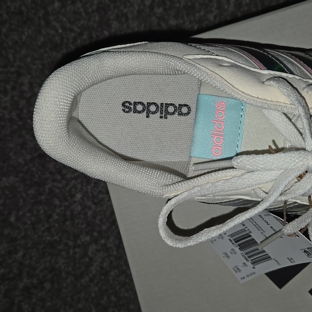 New adidas RUN 60 J unisex size 7y=8.5 womens - Picture 2 of 9